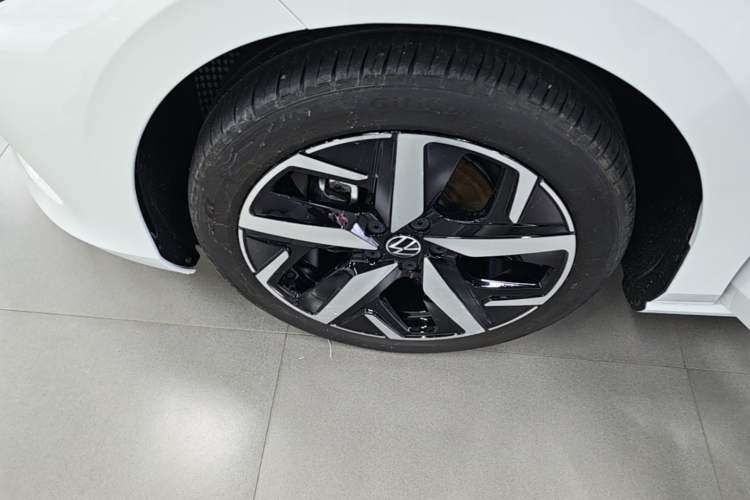Used Volkswagen Lamando 2025 Lavida L 280TSI DSG Cool & Spicy Edition Left Front Wheel Hub