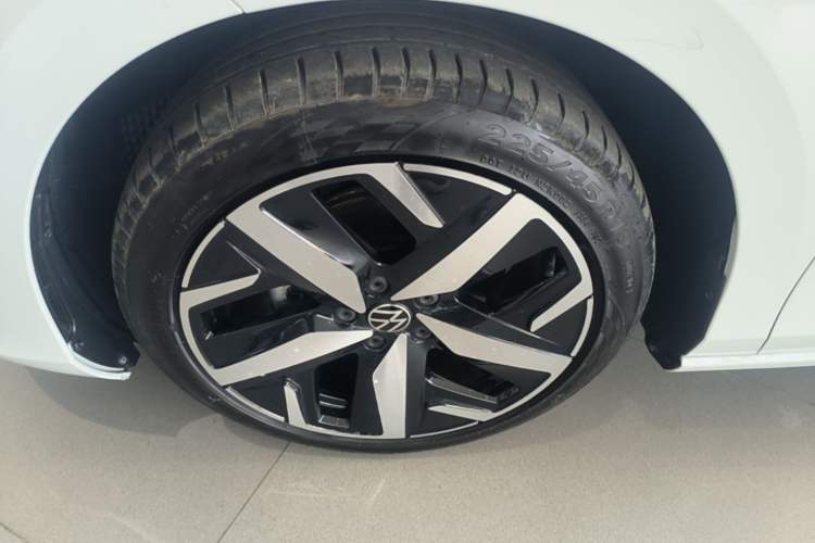 Used Volkswagen Lamando 2025 Lavida L 280TSI DSG Cool & Spicy Edition Left Front Wheel Hub