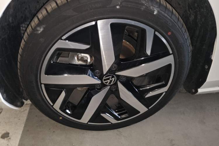 Used Volkswagen Lamando 2025 Lavida L 280TSI DSG Cool & Spicy Edition Left Front Wheel Hub