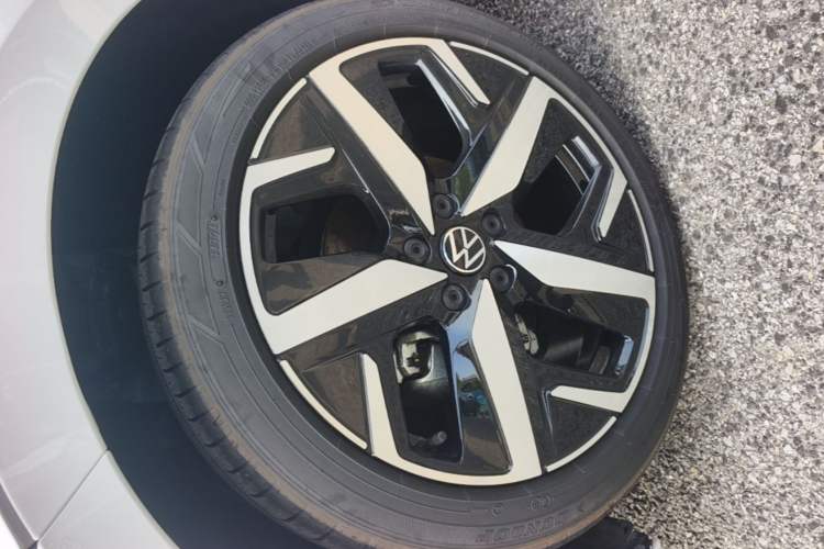 Used Volkswagen Lamando 2025 Lavida L 280TSI DSG Cool & Spicy Edition Left Front Wheel Hub