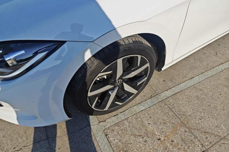 Used Volkswagen Lamando 2025 Lavida L 280TSI DSG Cool & Spicy Edition Left Front Wheel Hub