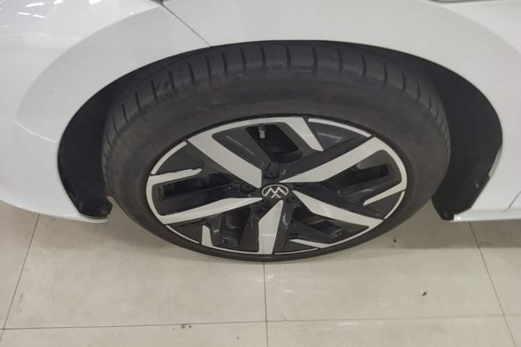 Used Volkswagen Lamando 2025 Lavida L 280TSI DSG Cool & Spicy Edition Left Front Wheel Hub