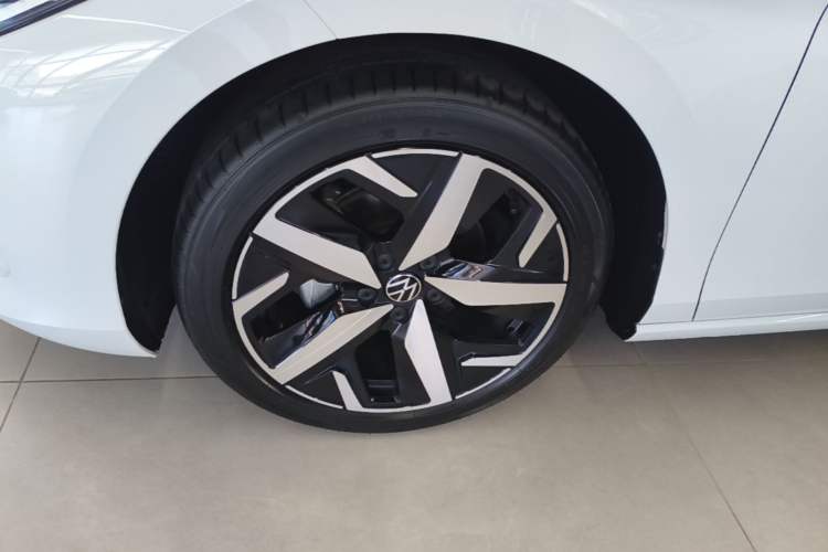 Used Volkswagen Lamando 2025 Lavida L 280TSI DSG Cool & Spicy Edition Left Front Wheel Hub