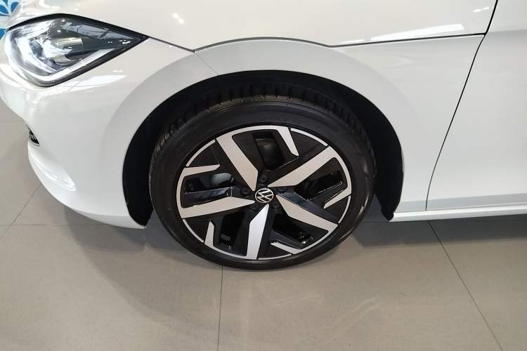 Used Volkswagen Lamando 2025 Lavida L 280TSI DSG Cool & Spicy Edition Left Front Wheel Hub