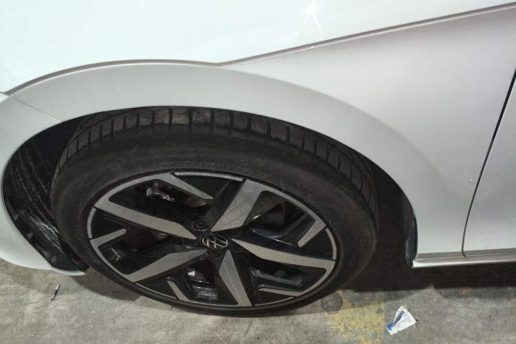 Used Volkswagen Lamando 2025 Lavida L 280TSI DSG Cool & Spicy Edition Left Front Wheel Hub