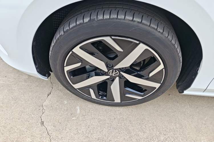 Used Volkswagen Lamando 2025 Lavida L 280TSI DSG Cool & Spicy Edition Left Front Wheel Hub