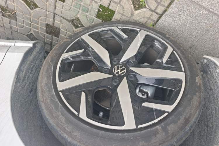 Used Volkswagen Lamando 2025 Lavida L 280TSI DSG Cool & Spicy Edition Left Front Wheel Hub