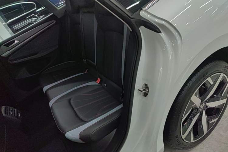 Used Volkswagen Lamando 2025 Lavida L 280TSI DSG Cool & Spicy Edition Left Rear Seat