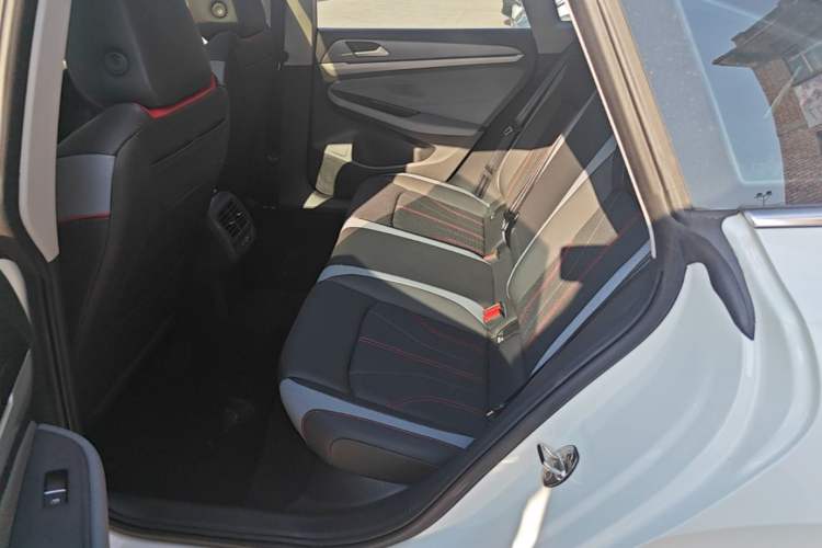 Used Volkswagen Lamando 2025 Lavida L 280TSI DSG Cool & Spicy Edition Left Rear Seat