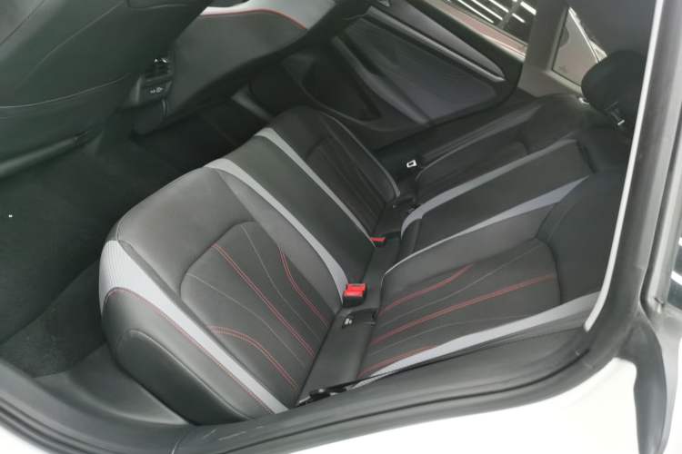 Used Volkswagen Lamando 2025 Lavida L 280TSI DSG Cool & Spicy Edition Left Rear Seat