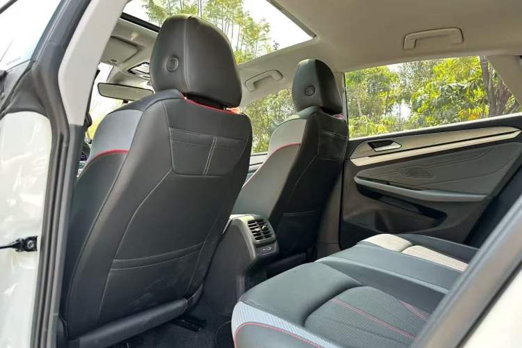 Used Volkswagen Lamando 2025 Lavida L 280TSI DSG Cool & Spicy Edition Left Rear Seat