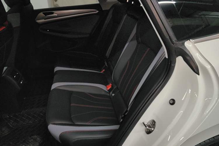 Used Volkswagen Lamando 2025 Lavida L 280TSI DSG Cool & Spicy Edition Left Rear Seat