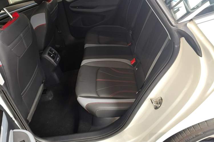 Used Volkswagen Lamando 2025 Lavida L 280TSI DSG Cool & Spicy Edition Left Rear Seat
