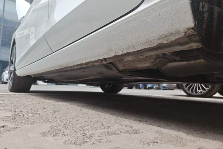 Used Volkswagen Lamando 2025 Lavida L 280TSI DSG Cool & Spicy Edition Left Side Sill