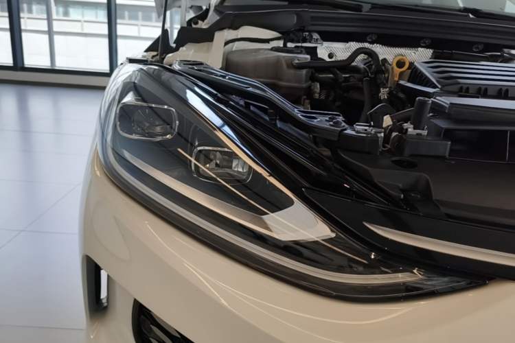 Used Volkswagen Lamando 2025 Lavida L 280TSI DSG Cool & Spicy Edition Right Front Headlight