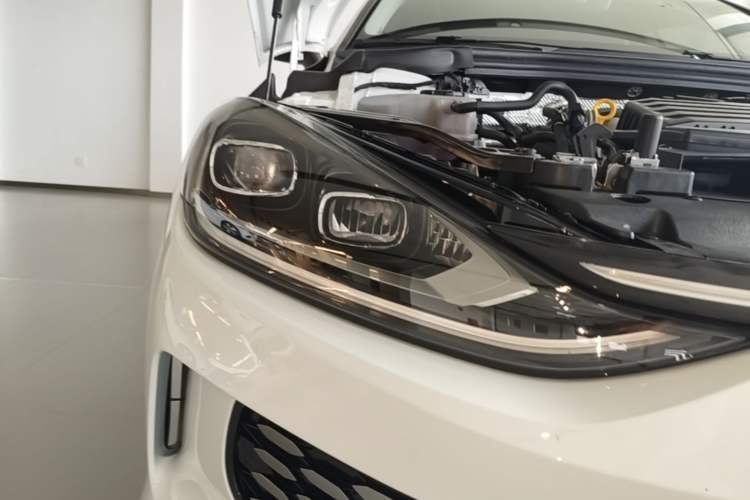 Used Volkswagen Lamando 2025 Lavida L 280TSI DSG Cool & Spicy Edition Right Front Headlight