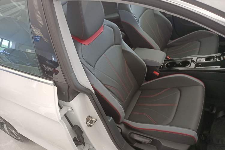 Used Volkswagen Lamando 2025 Lavida L 280TSI DSG Cool & Spicy Edition Right Front Seat