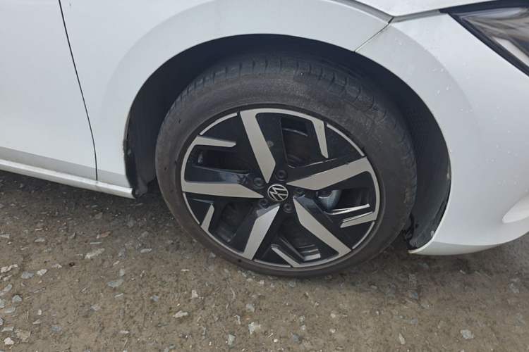 Used Volkswagen Lamando 2025 Lavida L 280TSI DSG Cool & Spicy Edition Right Front Wheel Hub