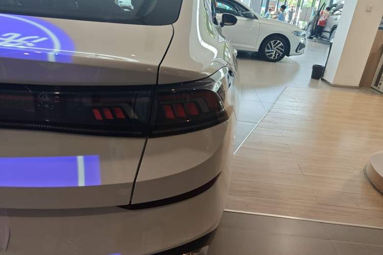 Used Volkswagen Lamando 2025 Lavida L 280TSI DSG Cool & Spicy Edition Right Rear Taillight