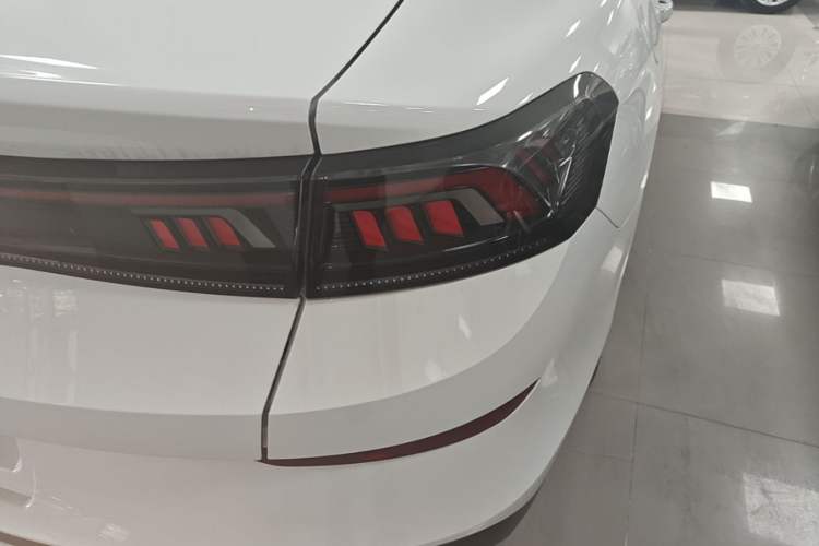 Used Volkswagen Lamando 2025 Lavida L 280TSI DSG Cool & Spicy Edition Right Rear Taillight