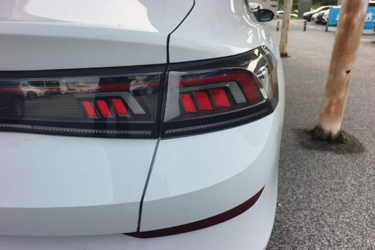 Used Volkswagen Lamando 2025 Lavida L 280TSI DSG Cool & Spicy Edition Right Rear Taillight