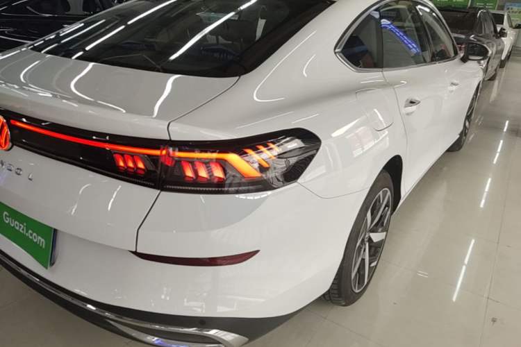 Used Volkswagen Lamando 2025 Lavida L 280TSI DSG Cool & Spicy Edition Right Rear Taillight
