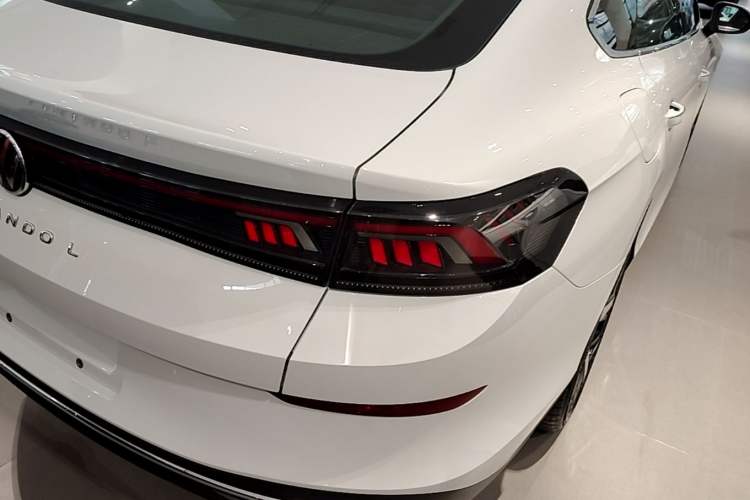 Used Volkswagen Lamando 2025 Lavida L 280TSI DSG Cool & Spicy Edition Right Rear Taillight