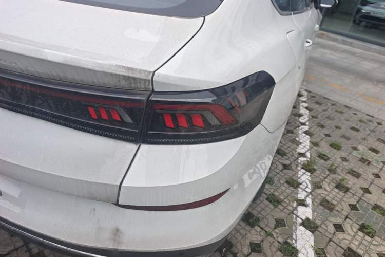 Used Volkswagen Lamando 2025 Lavida L 280TSI DSG Cool & Spicy Edition Right Rear Taillight