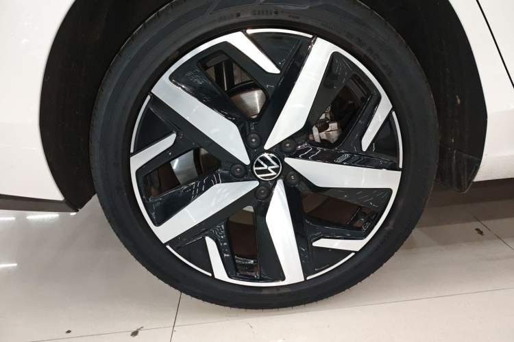 Used Volkswagen Lamando 2025 Lavida L 280TSI DSG Cool & Spicy Edition Right Rear Wheel Hub