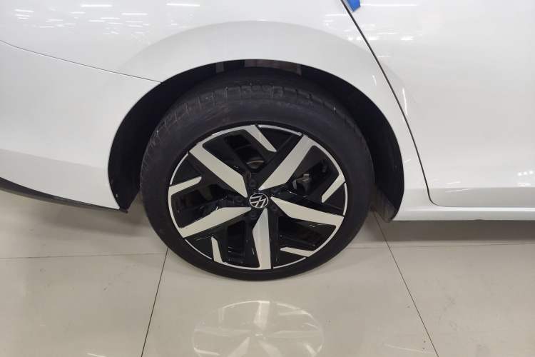 Used Volkswagen Lamando 2025 Lavida L 280TSI DSG Cool & Spicy Edition Right Rear Wheel Hub