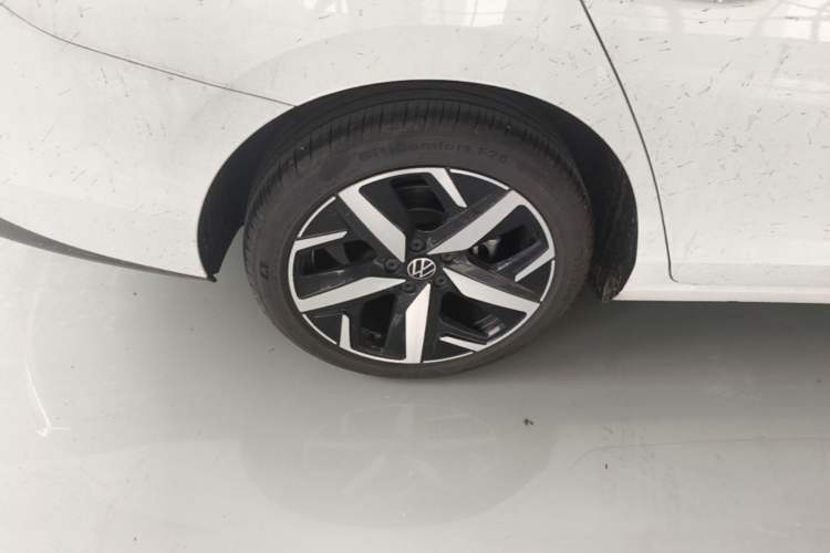Used Volkswagen Lamando 2025 Lavida L 280TSI DSG Cool & Spicy Edition Right Rear Wheel Hub