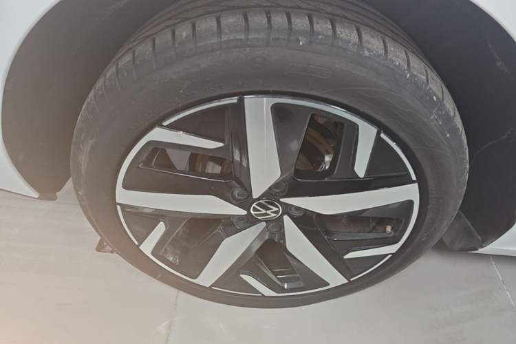 Used Volkswagen Lamando 2025 Lavida L 280TSI DSG Cool & Spicy Edition Right Rear Wheel Hub