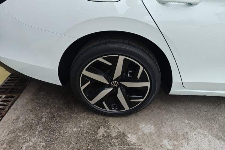 Used Volkswagen Lamando 2025 Lavida L 280TSI DSG Cool & Spicy Edition Right Rear Wheel Hub