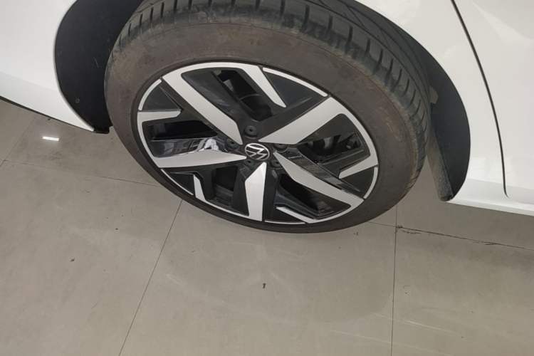 Used Volkswagen Lamando 2025 Lavida L 280TSI DSG Cool & Spicy Edition Right Rear Wheel Hub