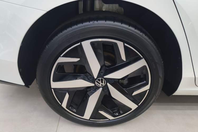 Used Volkswagen Lamando 2025 Lavida L 280TSI DSG Cool & Spicy Edition Right Rear Wheel Hub