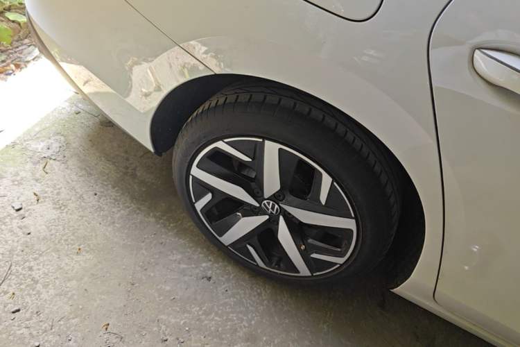 Used Volkswagen Lamando 2025 Lavida L 280TSI DSG Cool & Spicy Edition Right Rear Wheel Hub