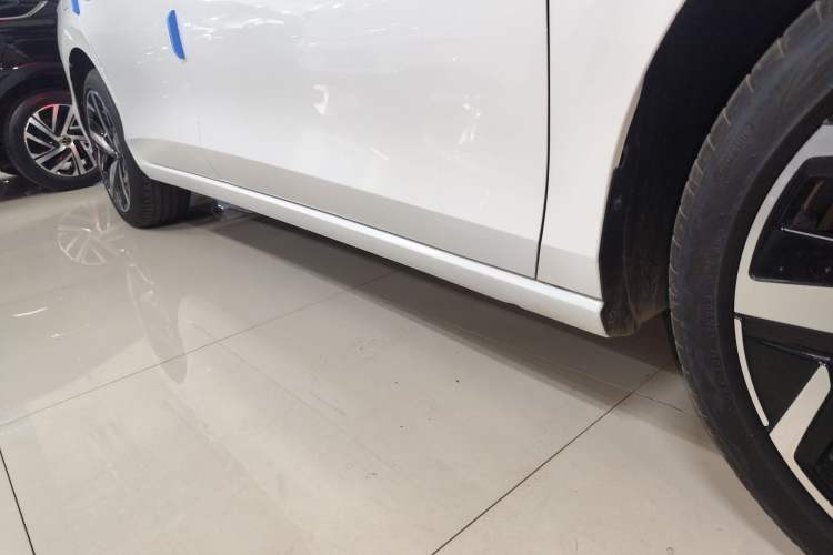 Used Volkswagen Lamando 2025 Lavida L 280TSI DSG Cool & Spicy Edition Right Side Sill