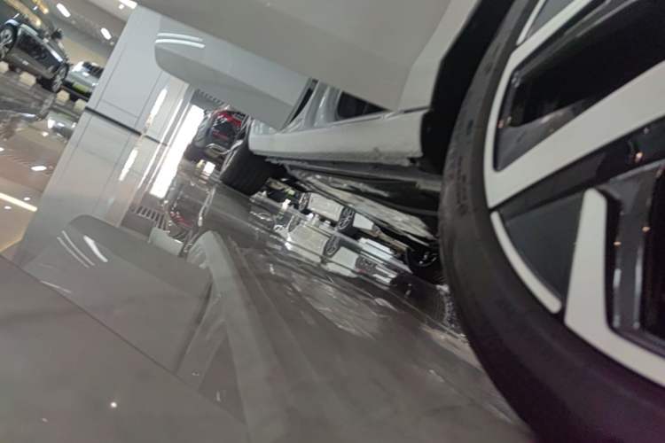 Used Volkswagen Lamando 2025 Lavida L 280TSI DSG Cool & Spicy Edition Right Side Sill
