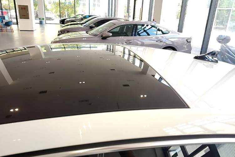 Used Volkswagen Lamando 2025 Lavida L 280TSI DSG Cool & Spicy Edition Roof