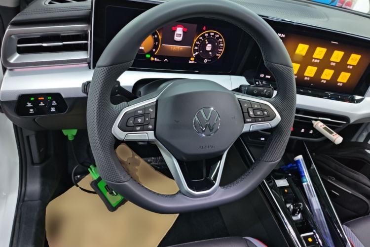 Used Volkswagen Lamando 2025 Lavida L 280TSI DSG Cool & Spicy Edition Steering Wheel