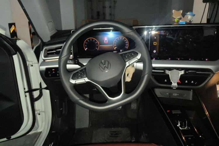 Used Volkswagen Lamando 2025 Lavida L 280TSI DSG Cool & Spicy Edition Steering Wheel