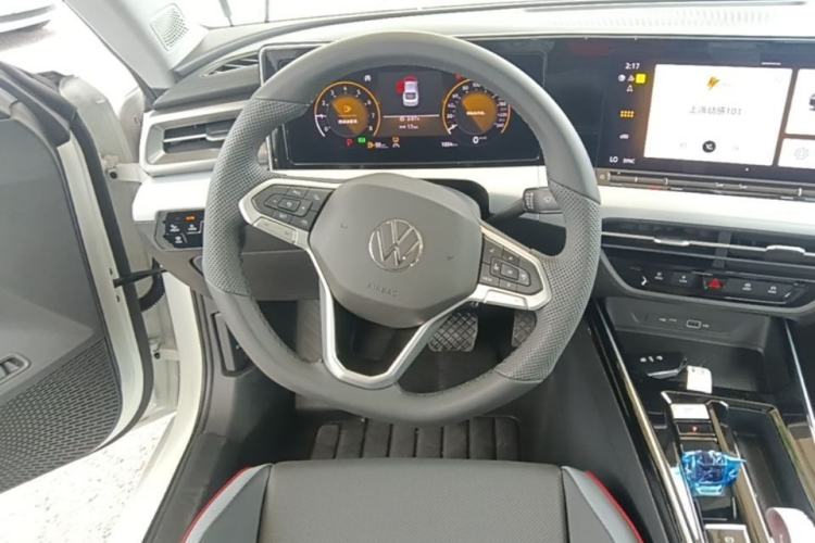 Used Volkswagen Lamando 2025 Lavida L 280TSI DSG Cool & Spicy Edition Steering Wheel