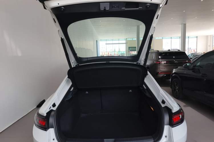 Used Volkswagen Lamando 2025 Lavida L 280TSI DSG Cool & Spicy Edition Trunk