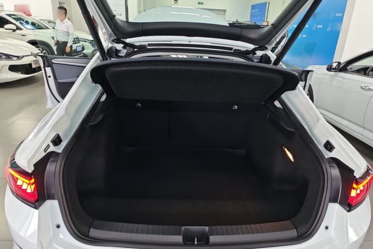 Used Volkswagen Lamando 2025 Lavida L 280TSI DSG Cool & Spicy Edition Trunk