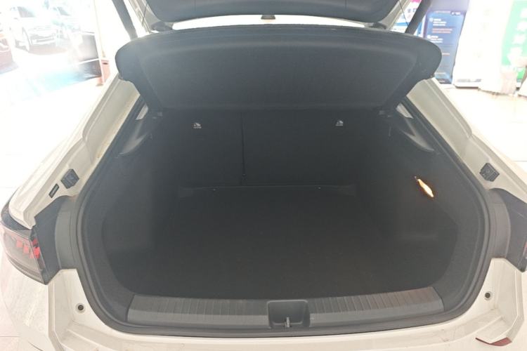 Used Volkswagen Lamando 2025 Lavida L 280TSI DSG Cool & Spicy Edition Trunk