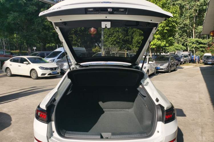 Used Volkswagen Lamando 2025 Lavida L 280TSI DSG Spicy Edition Trunk