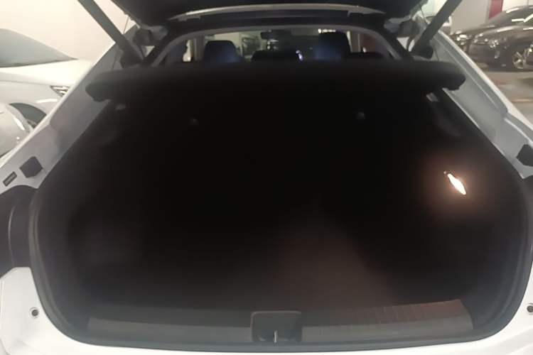 Used Volkswagen Lamando 2025 Lavida L 280TSI DSG Cool & Spicy Edition Trunk