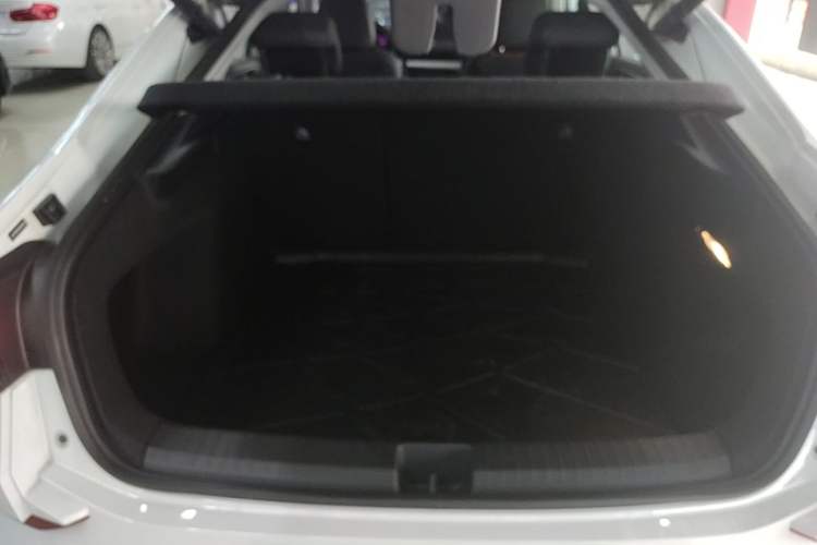 Used Volkswagen Lamando 2025 Lavida L 280TSI DSG Cool & Spicy Edition Trunk