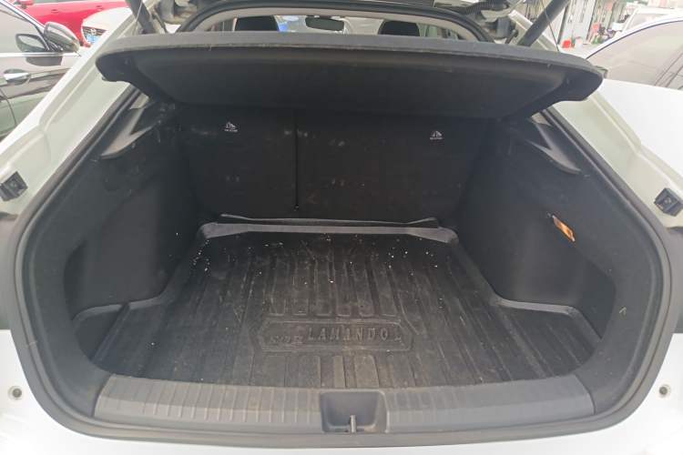 Used Volkswagen Lamando 2025 Lavida L 280TSI DSG Cool & Spicy Edition Trunk