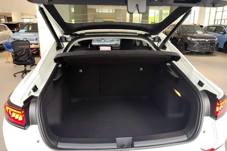 Used Volkswagen Lamando 2025 Lavida L 280TSI DSG Cool & Spicy Edition Trunk